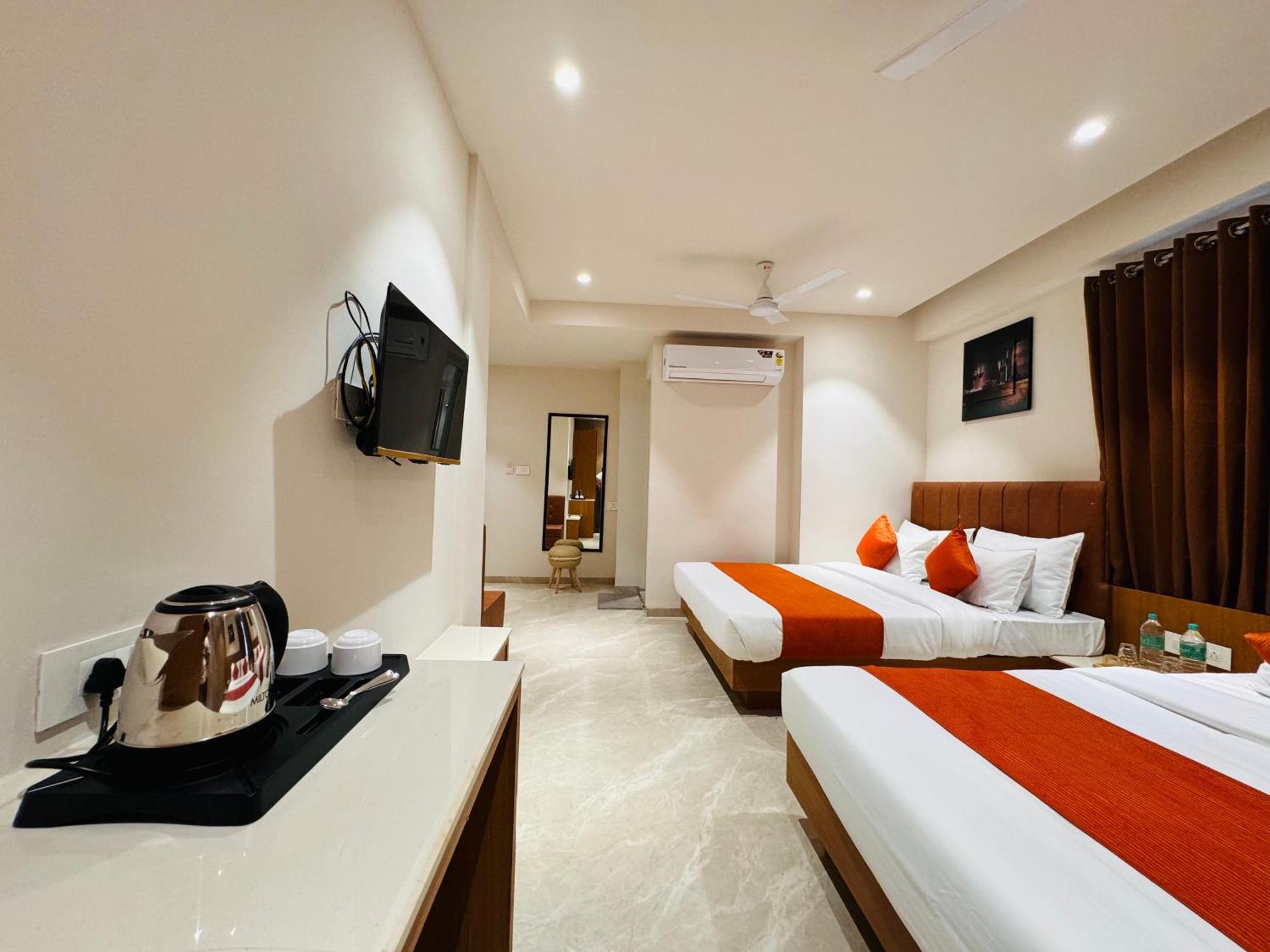 Hotel Rudhav Palace Ujjain Extérieur photo