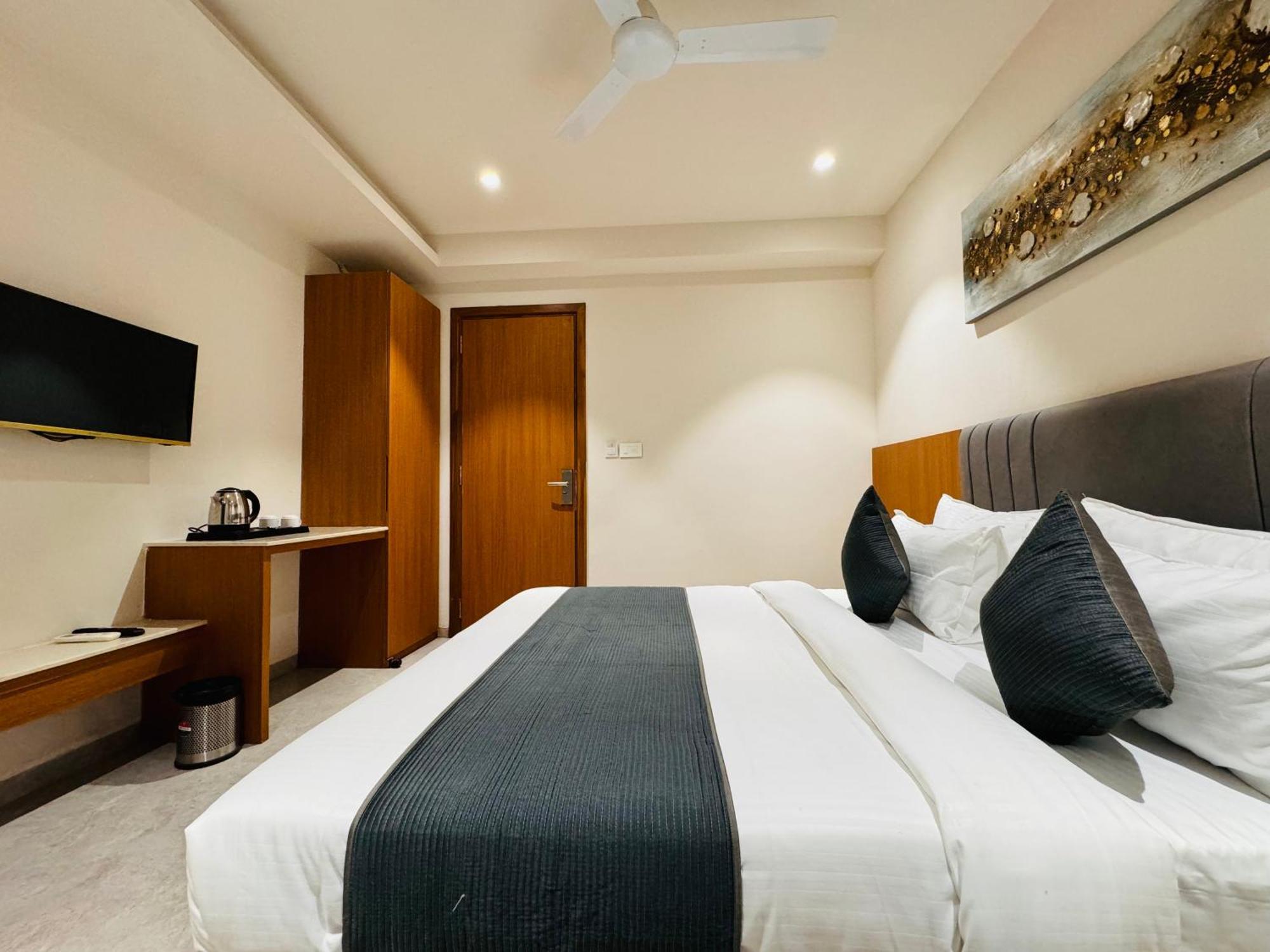 Hotel Rudhav Palace Ujjain Extérieur photo