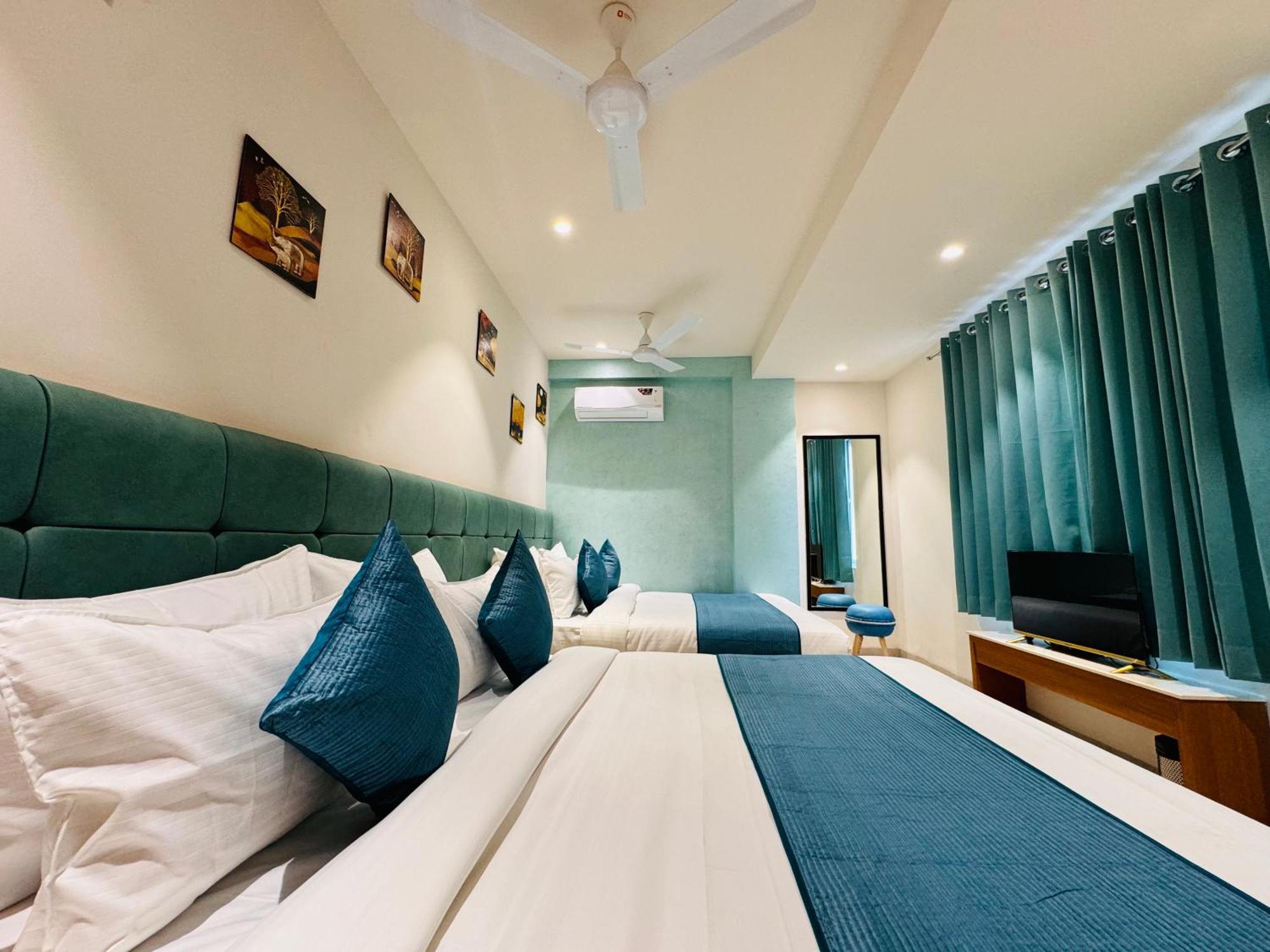 Hotel Rudhav Palace Ujjain Extérieur photo