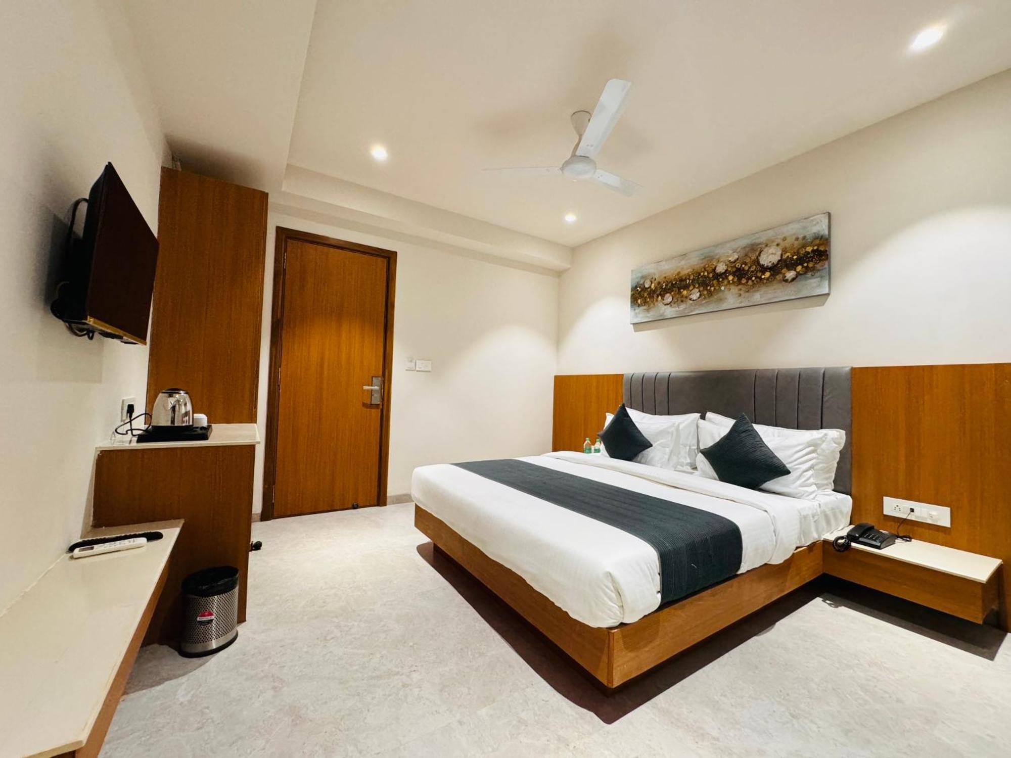Hotel Rudhav Palace Ujjain Extérieur photo